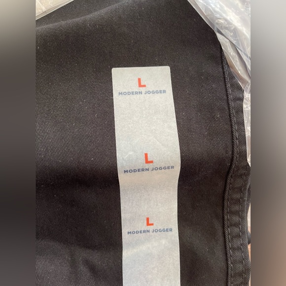 Old Navy Men’s Modern Joggers - Picture 7 of 9